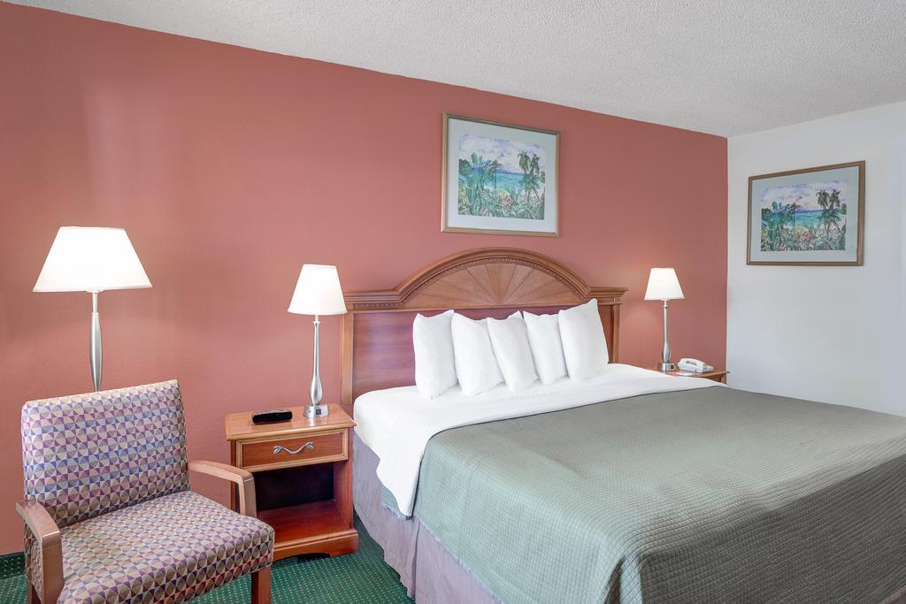 Howard Johnson By Wyndham Ft. Myers Fl Fort Myers Oda fotoğraf
