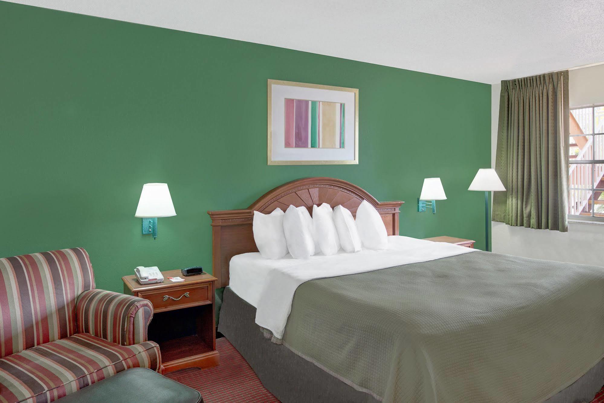 Howard Johnson By Wyndham Ft. Myers Fl Fort Myers Dış mekan fotoğraf